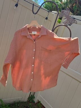 AMERICAN EAGLE OUTFITTERS Lightweight Peachy Brown Button-Up Shirt